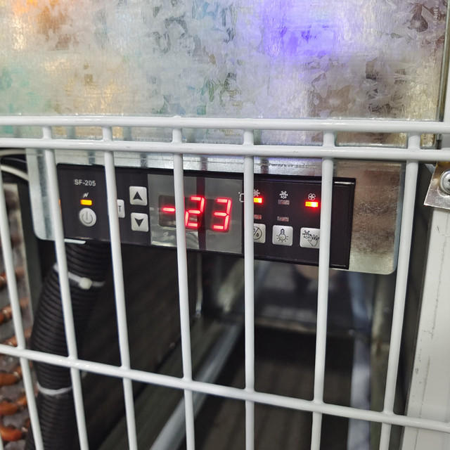 -18℃ Frozen Food Vending Machine With Heating Function Automatic Frozen Food Vending Machine